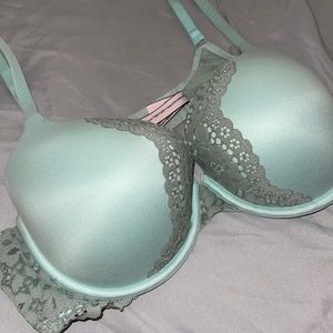 Victoria’s Secret Bra 38C